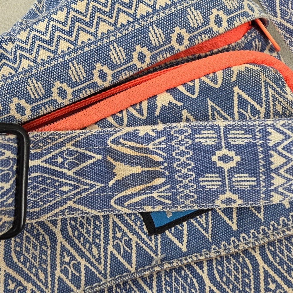 KAVU Shoulder Bag - Picture 6 of 8